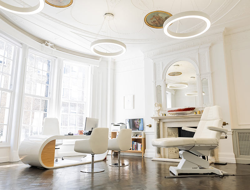 Consultation and treatment room Dr Haus Dermatology, Harley Street London